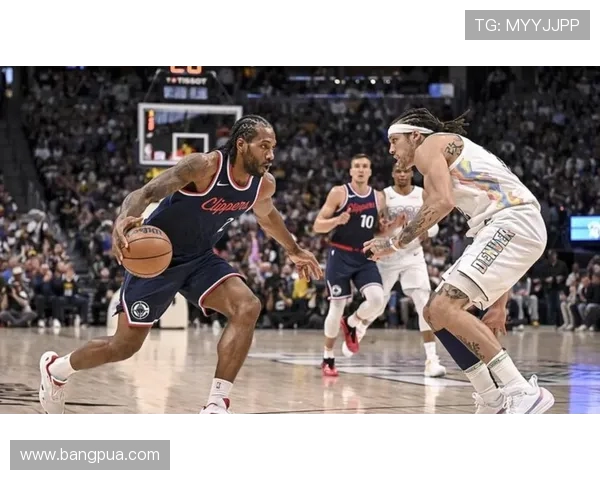 马刺与雷霆第六场激战回顾双方球员表现与战术分析